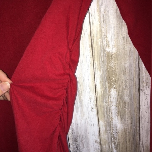 NWT Ingrid & Isabel Maternity Red Long Sleeve Blouse - Picture 3 of 5